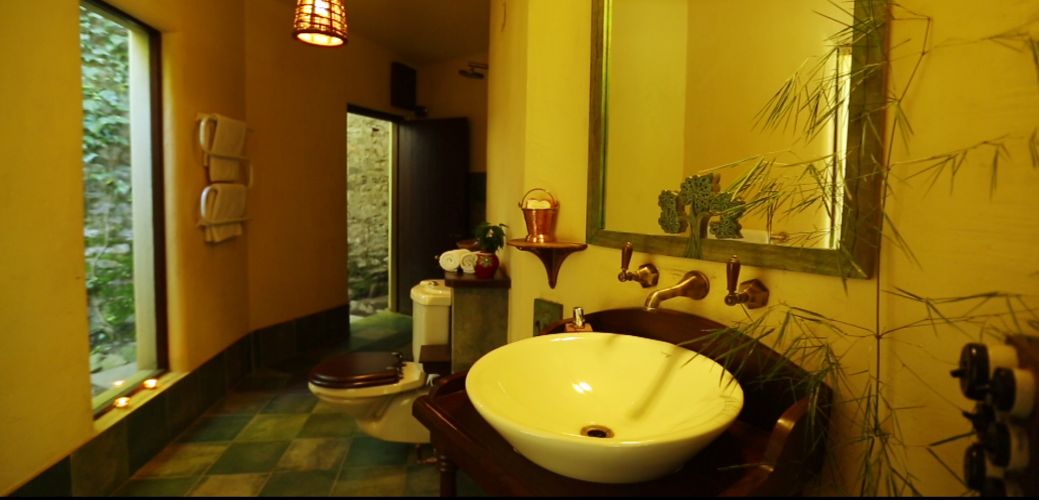 4-Bathroom at Poorna Room